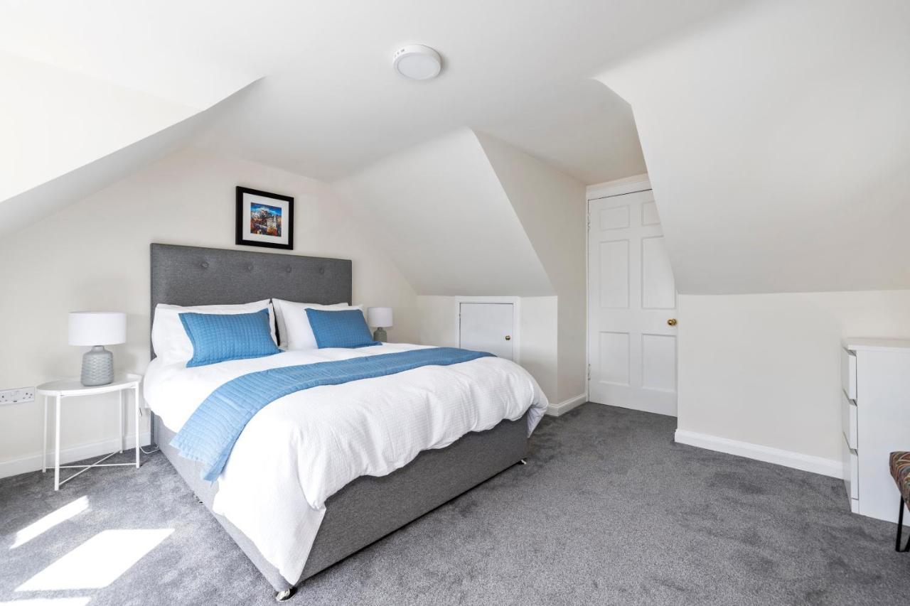 2 Bedroom Apartment On Peebles High Street Exterior foto